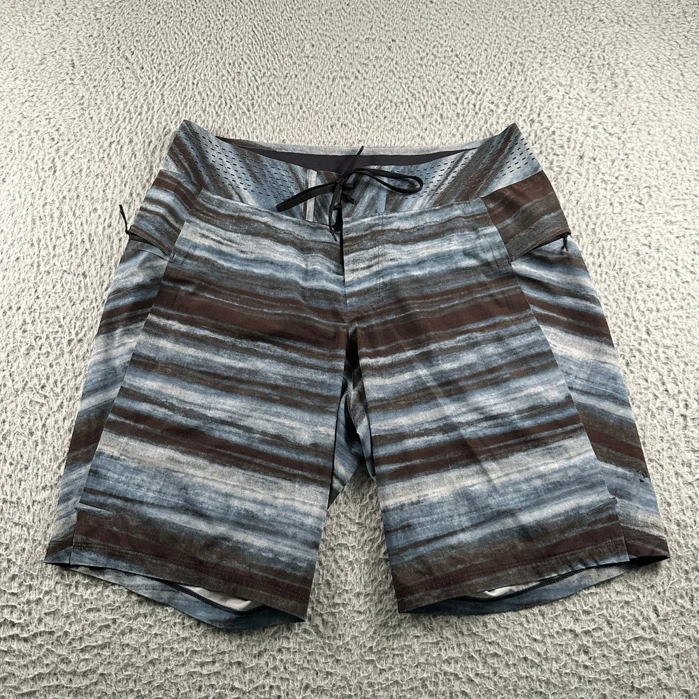 Lululemon Men's Current State Board‎ Shorts Size 31 Striped Swim Trunks